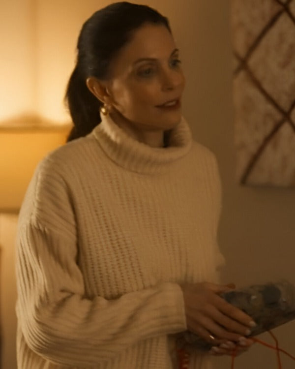 Bethenny Frankel Danger in the Dorm Cream Turtleneck Ribbed Sweater